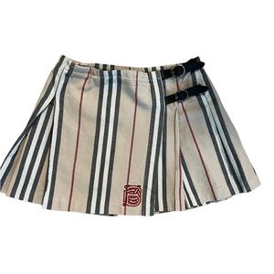 Burberry Girls pleated skirt, size 5